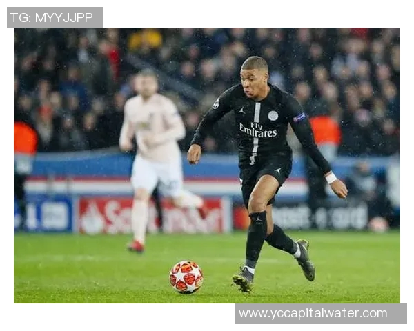 卢卡库的逆袭之路：从天才少年到世界顶级前锋的成长历程