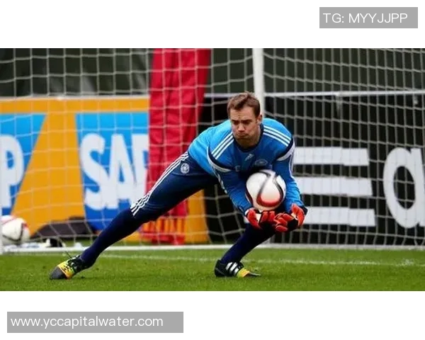 诺伊尔与科普克的巅峰对决谁能在赛场上笑到最后