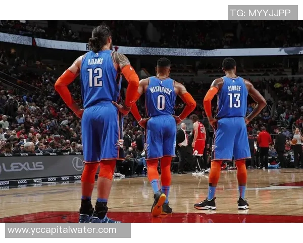 雷霆与勇士历史交锋战绩分析及胜负趋势探讨 雷霆与勇士历史交锋战绩分析及胜负趋势探讨