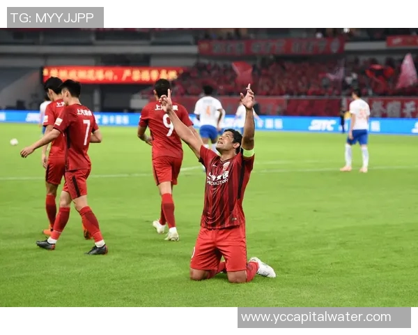 2019年中超精彩对决上港与苏宁的巅峰较量回顾与分析