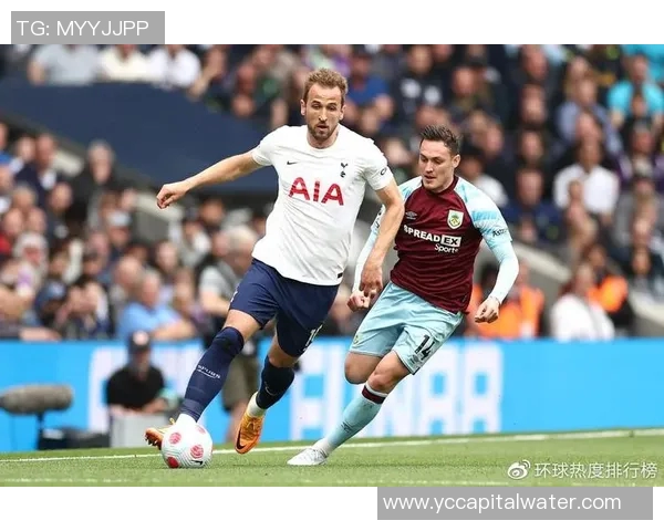 凯恩的传奇之路：从年轻天才到足球世界的巨星之旅